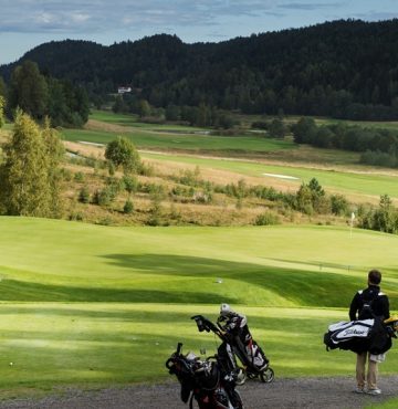 Kickoff på golfbanen på Losby Gods.