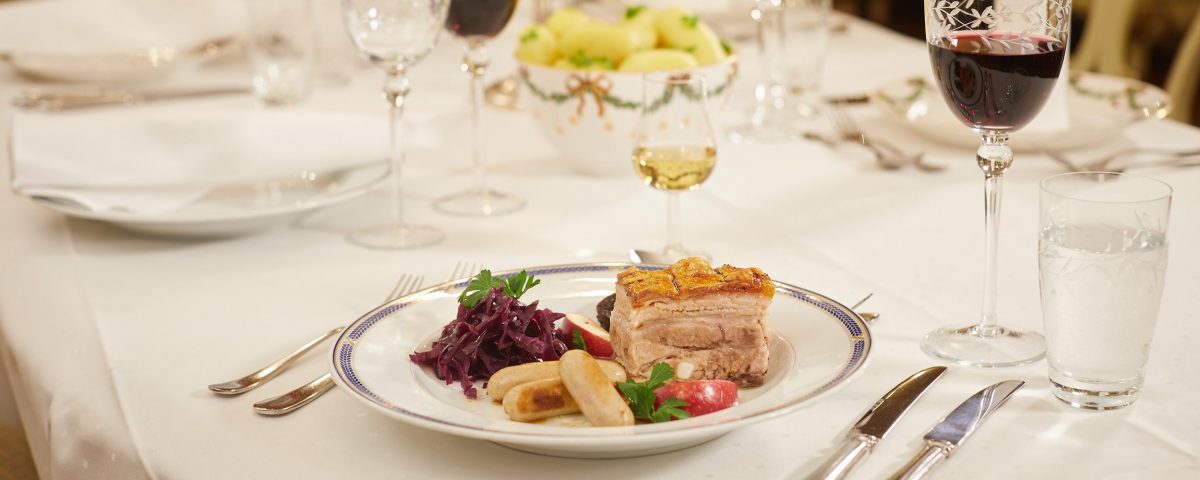 Julebord og juletallerken Losby Gods