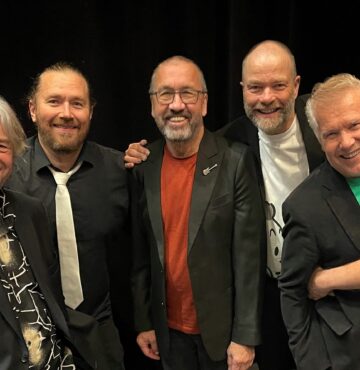 Finn Evensen, Ole Jørgen Holt Hanssen, Stian Joneid, Robert Skrolsvik, Roar Vangen og bjellebassen Jon Haaland.